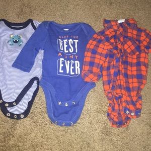 3 Onesies 0-3m